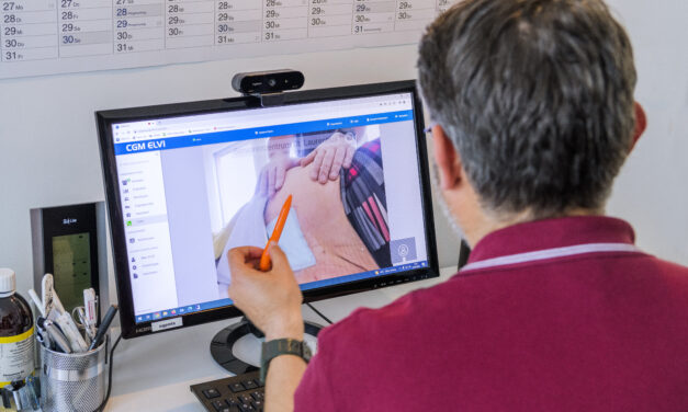 Telemedizin in Pflegeeinrichtungen: AOK Nordost und Barmer werben für Teilnahme an Selektivvertrag